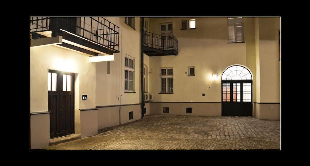 777 Apartaments Красков Екстериор снимка