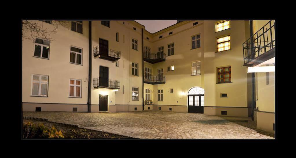 777 Apartaments Красков Екстериор снимка