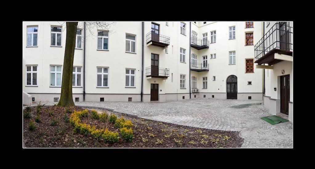 777 Apartaments Красков Екстериор снимка
